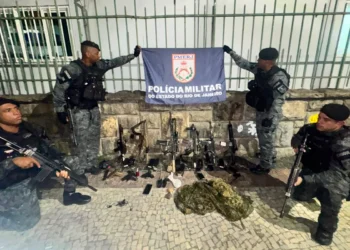 Perseguição policial deixa cinco mortos, entre eles um PM