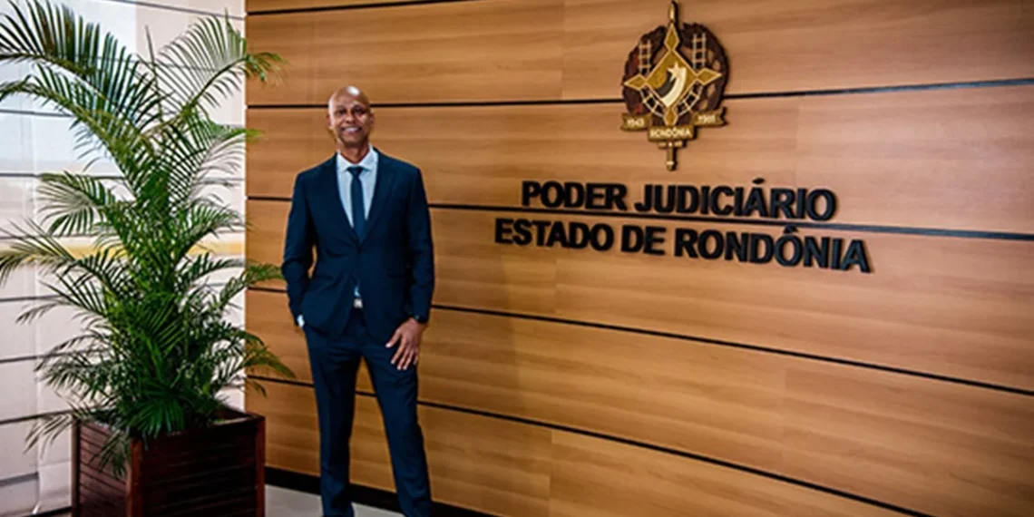 Ex-pipoqueiro que virou juiz é denunciado por três crimes