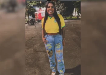 MC Rita é atropelada por homem que invadiu carro dela durante briga.