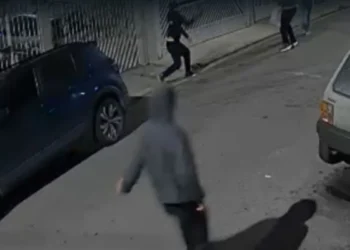 Policial do Denarc é baleado na frente da esposa em tentativa de roubo