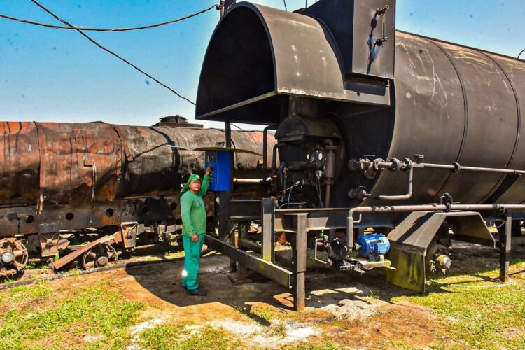 Usina do Deracre em Feijó produz 200 toneladas de asfalto por dia para pavimentação de ruas