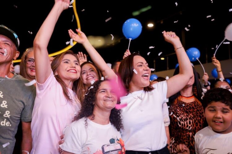 Em um ato de apoio e união, governadora Mailza Assis é recebida por mulheres da Saúde em Rio Branco