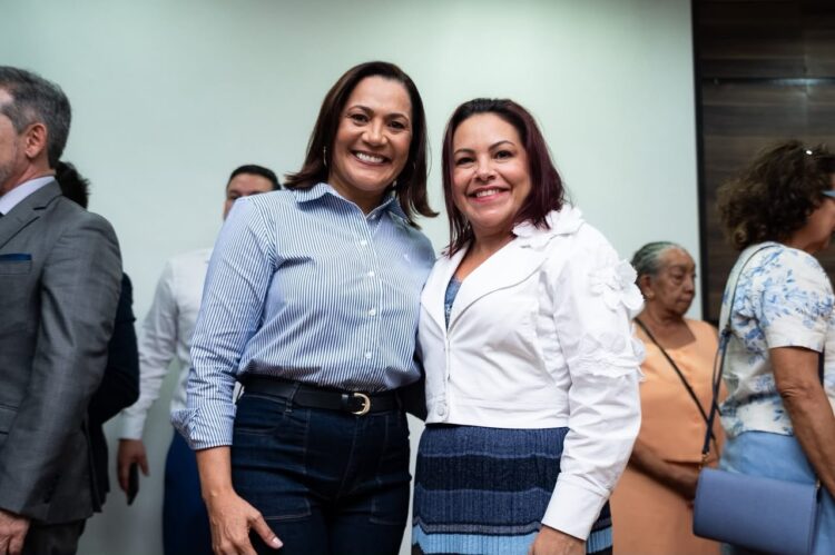 Com a presença da governadora Mailza Assis, procuradores do Estado, representantes de carreira e autoridades estaduais se reúnem na Fecomércio