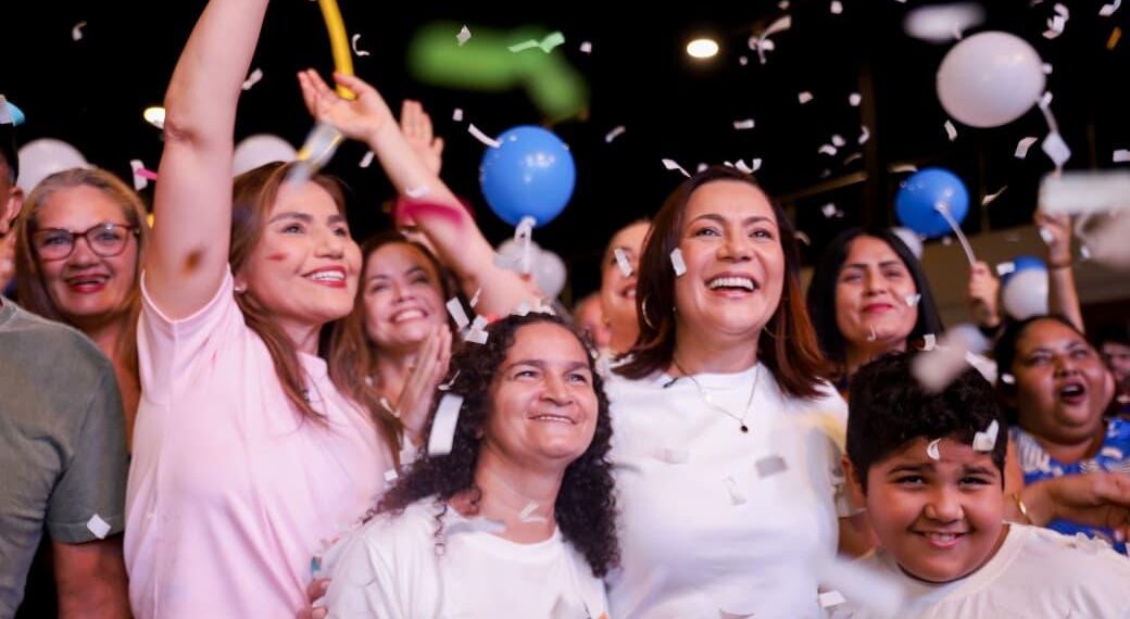 Em um ato de apoio e união, governadora Mailza Assis é recebida por mulheres da Saúde em Rio Branco