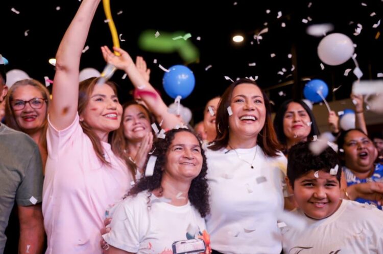 Em um ato de apoio e união, governadora Mailza Assis é recebida por mulheres da Saúde em Rio Branco