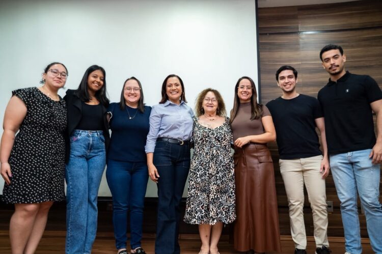 Com a presença da governadora Mailza Assis, procuradores do Estado, representantes de carreira e autoridades estaduais se reúnem na Fecomércio