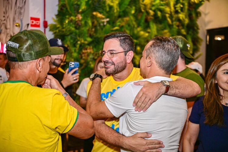 “Não tenho medo de olhar nos olhos das pessoas”, diz Gladson ao relembrar trajetória política