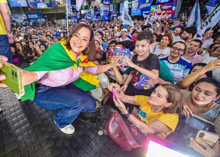 “Não tenho medo de olhar nos olhos das pessoas”, diz Gladson ao relembrar trajetória política