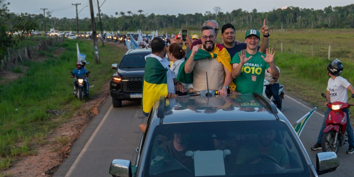 Alan Rick conclui primeiro dia de campanha com carreata em Feijó