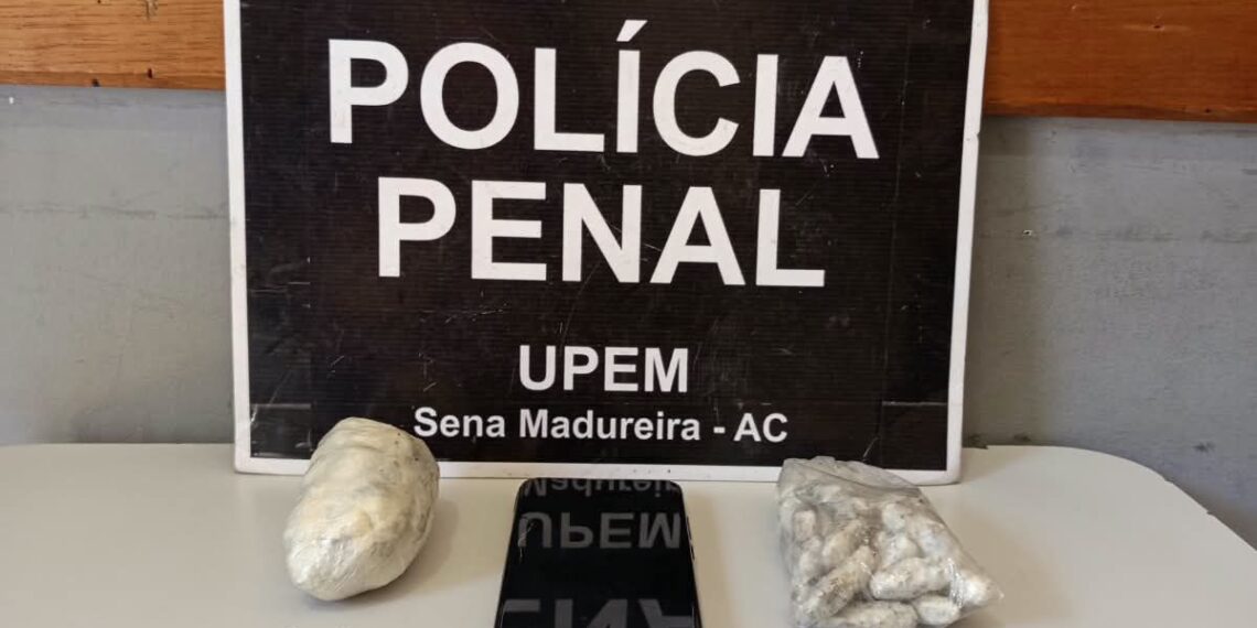 Polícia Penal apreende celular, carregador e drogas no presídio de Sena Madureira
