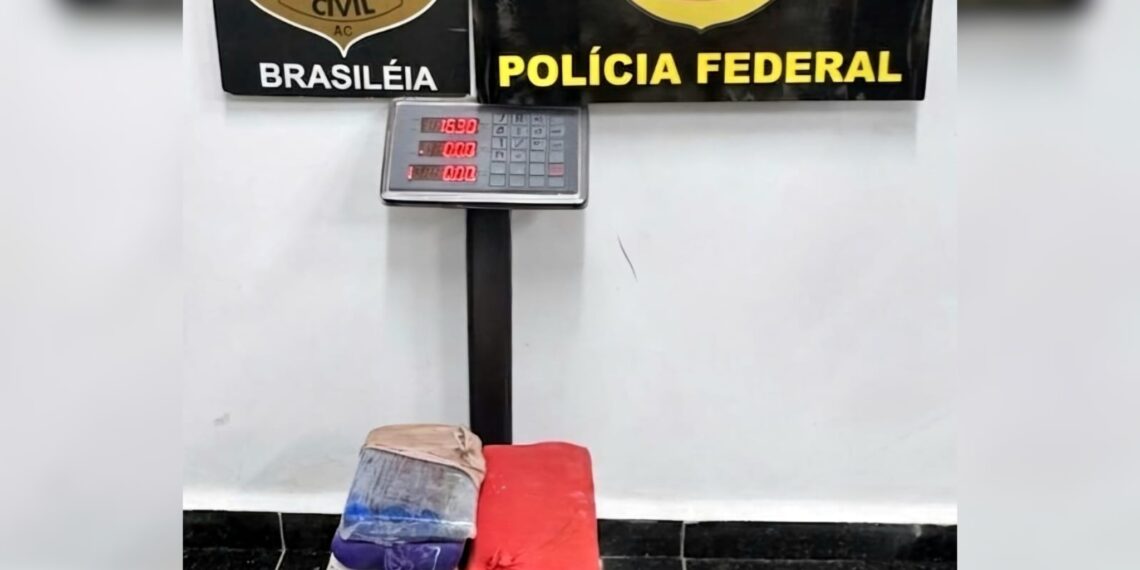 Operação conjunta das polícias Civil e Federal apreende 16 quilos de cocaína na BR-317, em Brasiléia