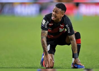 Léo Derik, do Athletico, é condenado a 13 anos de prisão por estupro