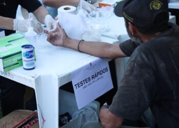 Ação integrada leva saúde, assistência e orientação jurídica à população em situação de rua