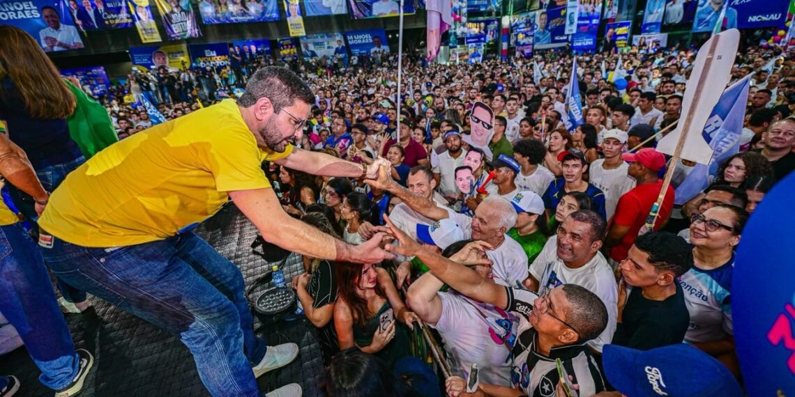 “Não tenho medo de olhar nos olhos das pessoas”, diz Gladson ao relembrar trajetória política