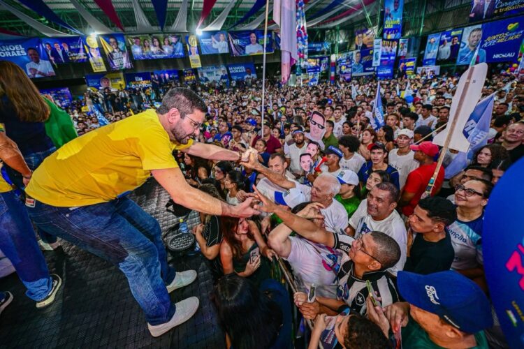 “Não tenho medo de olhar nos olhos das pessoas”, diz Gladson ao relembrar trajetória política