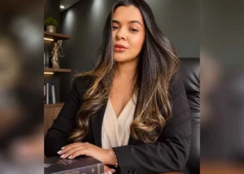 Aluna de direito que dá curso para evitar golpe é presa por dar golpe