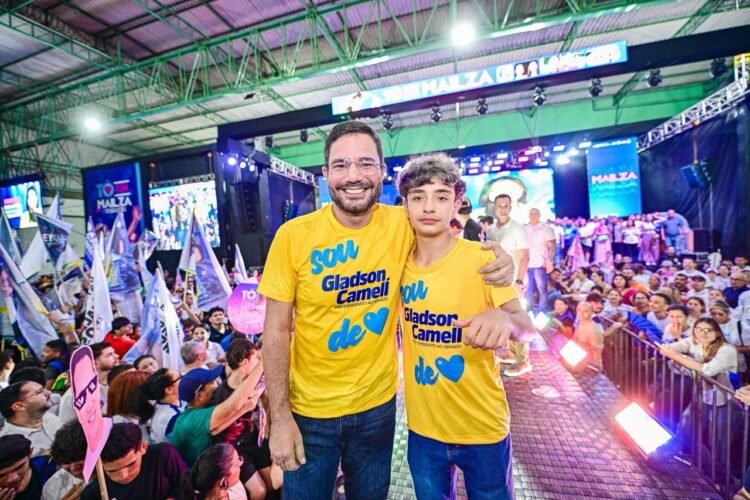 “Não tenho medo de olhar nos olhos das pessoas”, diz Gladson ao relembrar trajetória política
