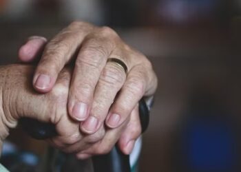 Homem é preso após ameaçar e xingar a mãe de 101 anos no Acre