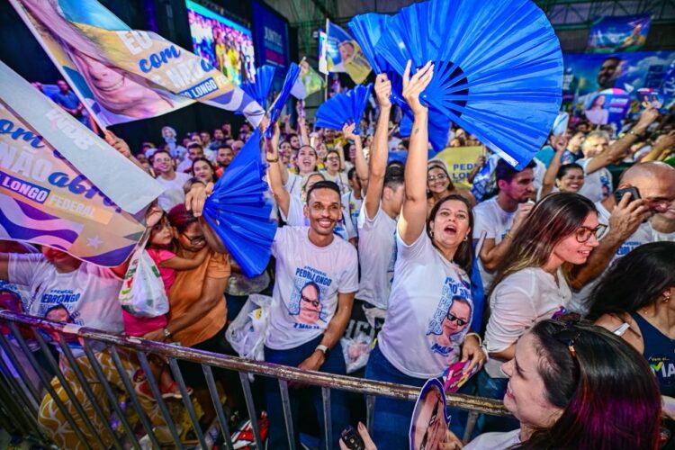“Não tenho medo de olhar nos olhos das pessoas”, diz Gladson ao relembrar trajetória política
