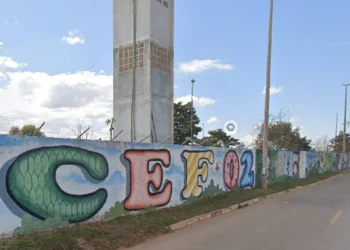 Criança de 11 anos leva seis facadas após sair de escola