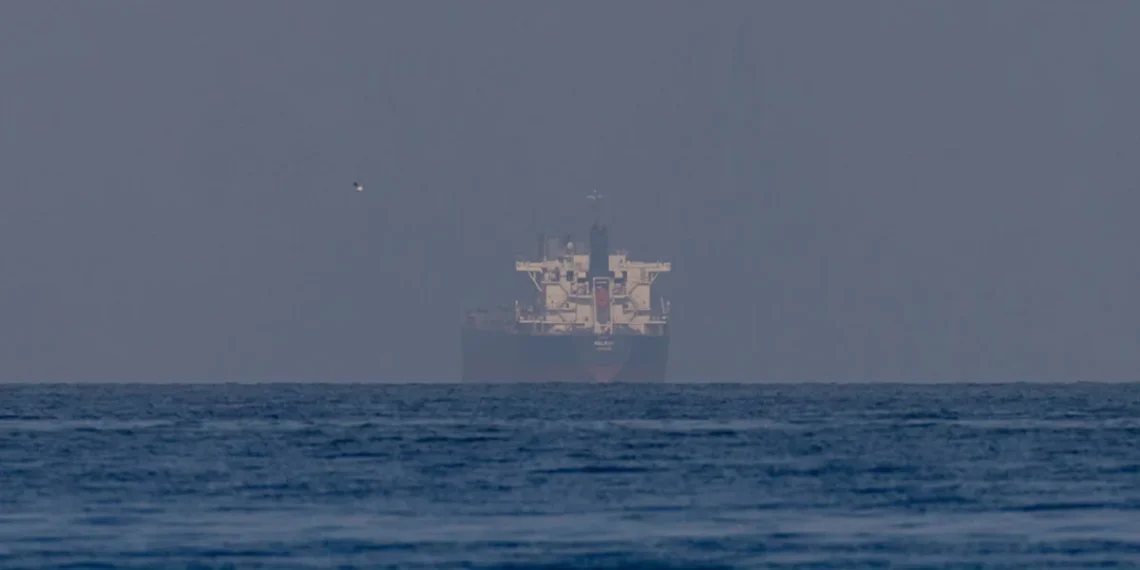 Irã permite passagem de petroleiros iraquianos pelo Estreito de Ormuz