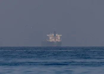 Irã permite passagem de petroleiros iraquianos pelo Estreito de Ormuz