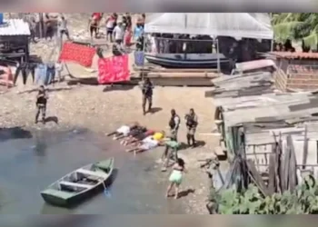 Mulher é resgatada antes de ser levada a “tribunal do crime”