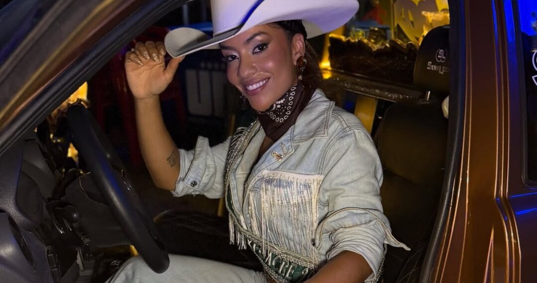 Rainha do Rodeio é vítima de injúria racial na Expoacre; suspeita é presa em flagrante