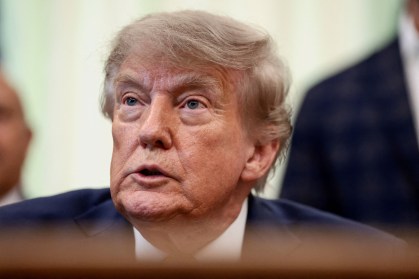 Senadores dos EUA alertam governo Trump contra interferência no Brasil
