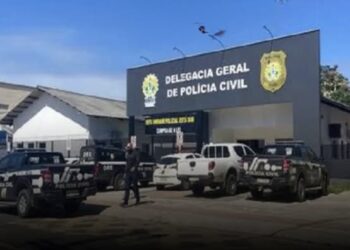Homem tenta furtar moto com a chave na ignição, mas é interceptado pelo filho da vítima