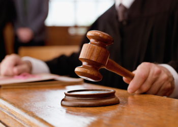 Criança com câncer cerebral consegue na Justiça direito a terapias pelo plano de saúde