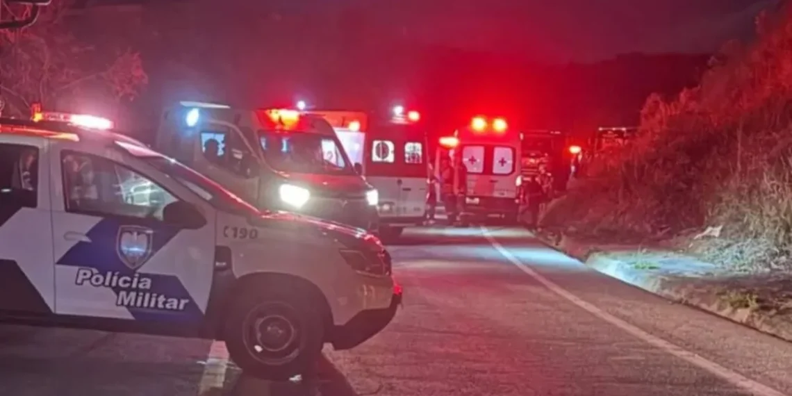 Acidente com ônibus de turismo deixa ao menos 3 mortos na BR-262, no ES