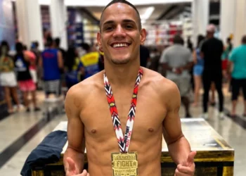 Lutador de muay thai é morto a tiros dentro de bar no Rio de Janeiro