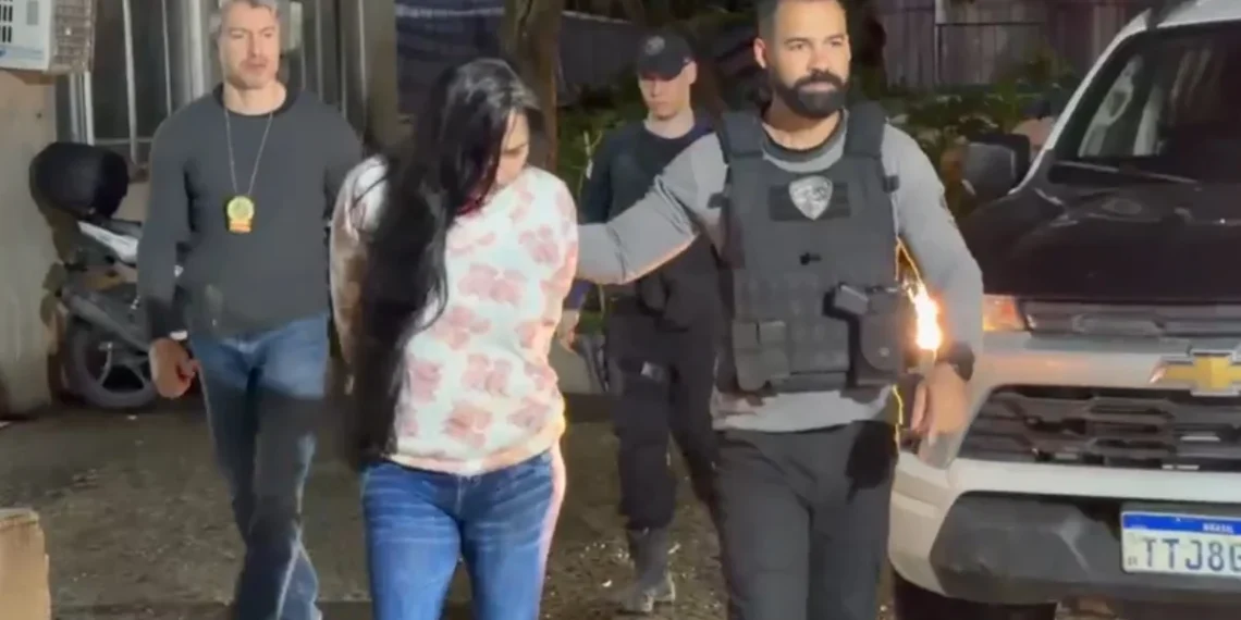 Mulher é suspeita de matar a mãe a marteladas após vê-la com o companheiro