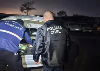 Pai de santo e mulher vão a júri por matar dois jovens e um bebê