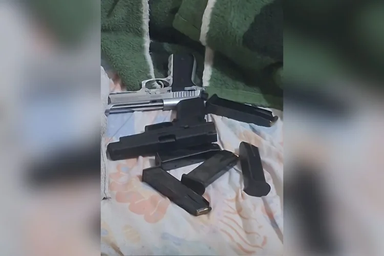 Policial penal é preso por suspeita de matar a esposa na frente da filha