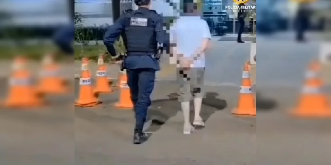 Homem é preso após mostrar partes íntimas para crianças. Veja vídeo