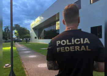 PF resgata homem de 74 anos que trabalhava de graça e vivia com animais
