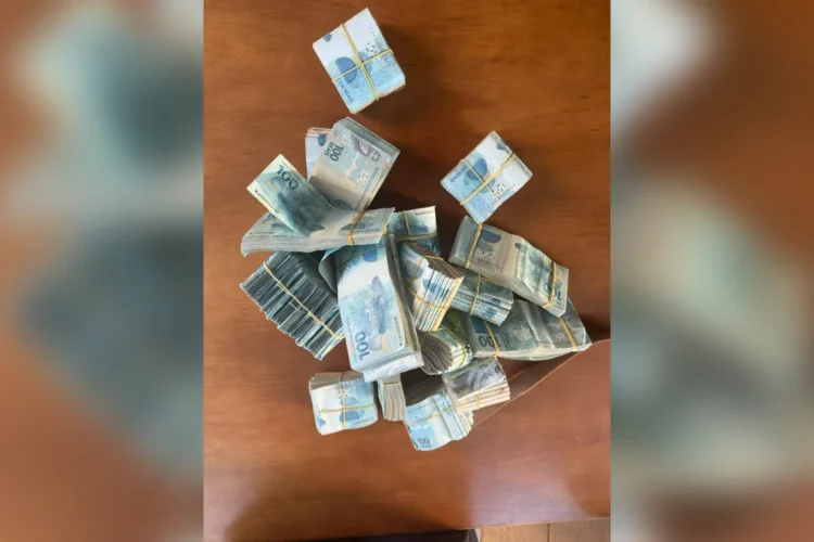 PF acha R$ 220 mil em operação que mira “acordo” entre deputado e facção