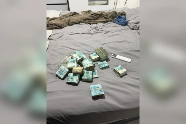 PF acha R$ 220 mil em operação que mira “acordo” entre deputado e facção