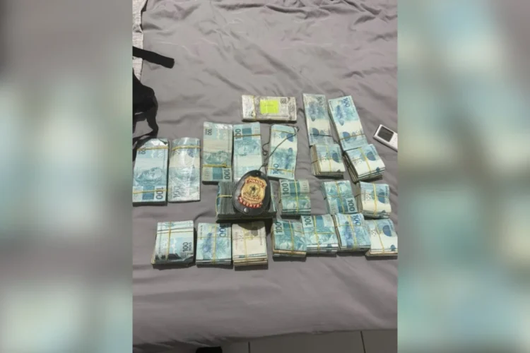 PF acha R$ 220 mil em operação que mira “acordo” entre deputado e facção