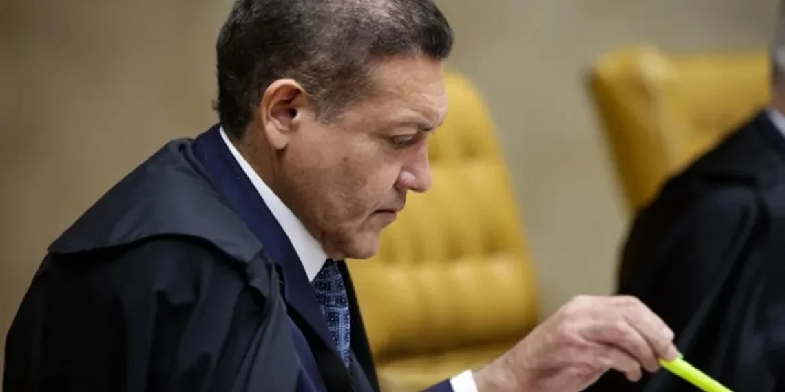 Kassio diz que revisão criminal de Bolsonaro será após eleição em plenário