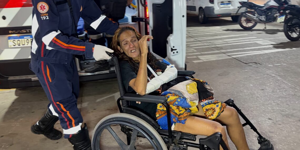 Mulher tem braço fraturado após ser atacada com barra de ferro em Rio Branco