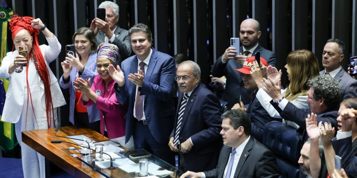 Fim da escala 6×1: Senado aprova redução gradual da jornada de trabalho