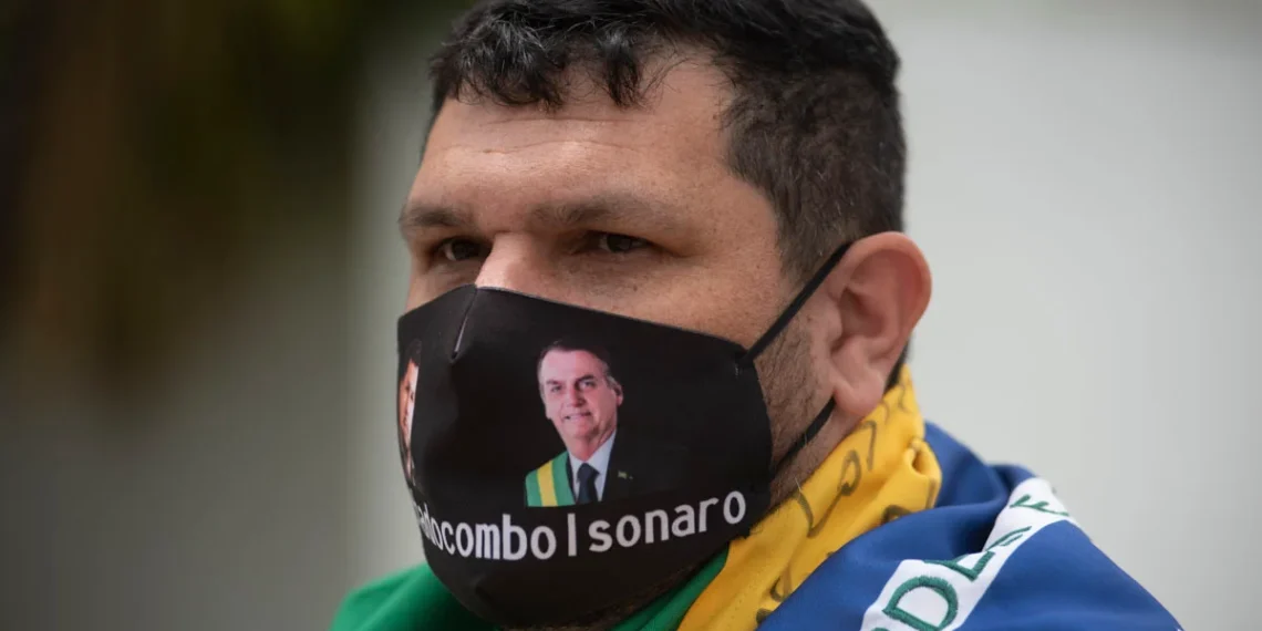 Após decisão de Moraes, Oswaldo Eustáquio diz que prepara volta ao Brasil