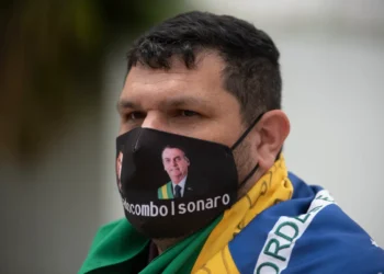Após decisão de Moraes, Oswaldo Eustáquio diz que prepara volta ao Brasil