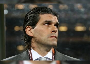 Ex-Flamengo vendia diploma falso de técnico a astros do futebol brasileiro