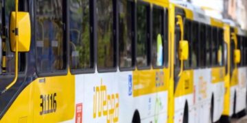 Áudio detalha suposta ação para adesivar ônibus durante eleição em Salvador. Ouça