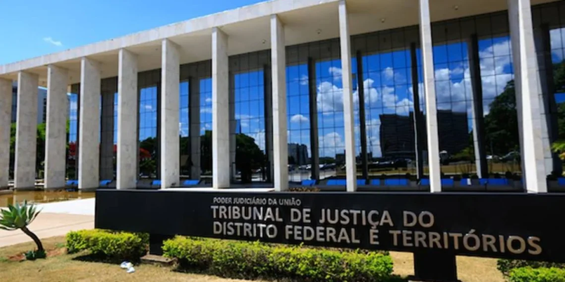 Justiça do DF bloqueia R$ 98 mil de plataforma de apostas após fim das bets