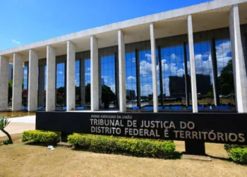 Justiça do DF bloqueia R$ 98 mil de plataforma de apostas após fim das bets